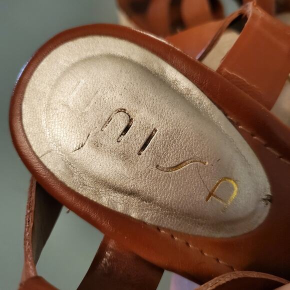 Unisa Woman's platform wedge sandal with straps size 8M - Picture 6 of 8